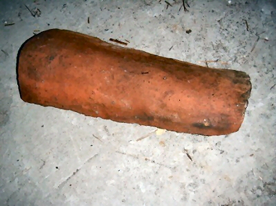 Dakpan, gevonden in de tuin aan de Noorderstreek 13